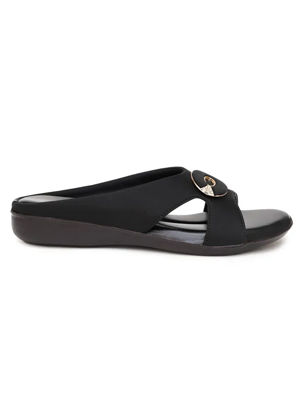 Black_Flat_Open_Toe_Sandals