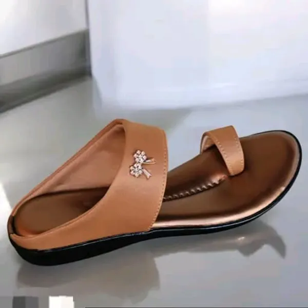 Brown_Flat_Strappy_Sandals