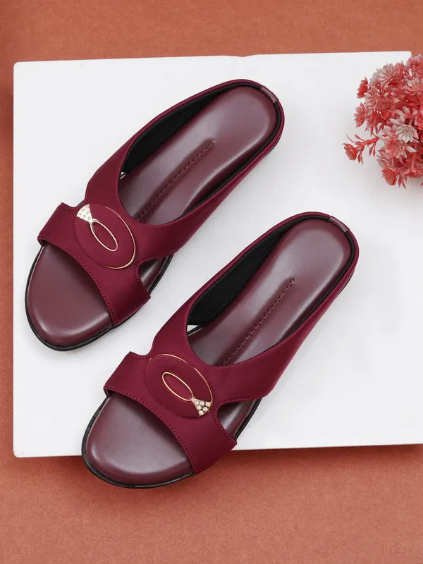 Maroon_Slip-On_Flat_Sandals