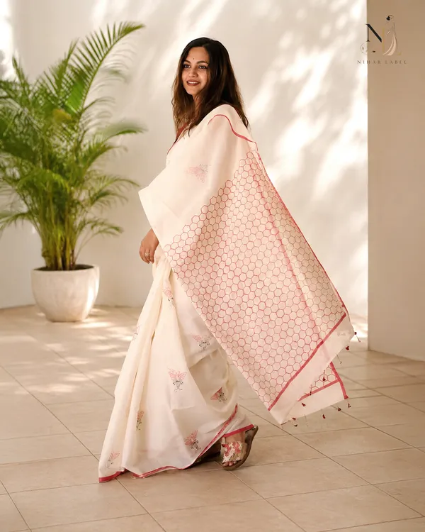 Ivory_Linen_Cotton_Floral_Print_Saree_For_Women