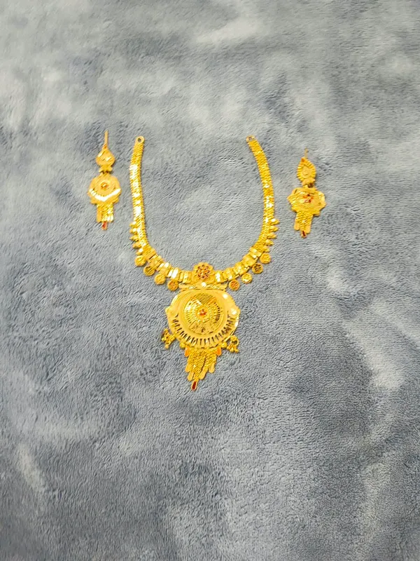 Gold_Brass_Traditional_Necklace_&_Earrings_Set_For_Women