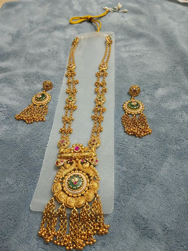 Gold_Brass_Temple_Style_Necklace_&_Earrings_Set_For_Women
