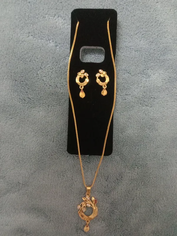 Gold_Tone_Traditional_Necklace_Set_for_Women