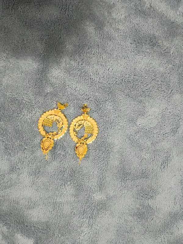 Gold_Brass_Circular_Frame_Traditional_Dangling_Earrings_For_Women