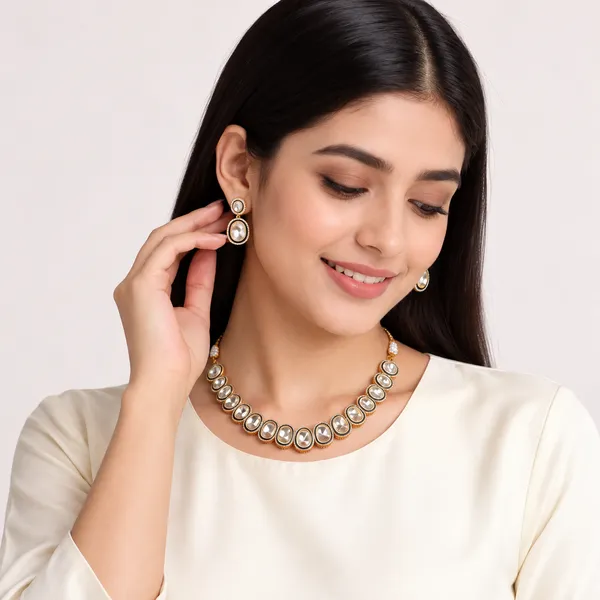 Gold_Brass_Kundan_Necklace_Set_For_Women