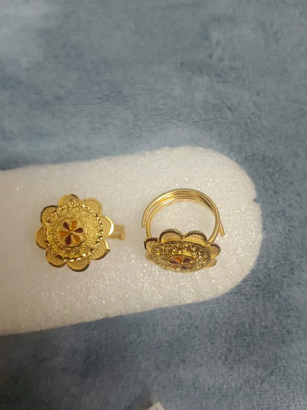 Gold_Brass_Floral_Motif_Adjustable_Rings_For_Women