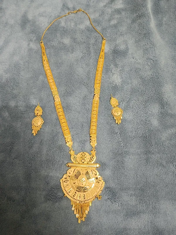 Gold_Brass_Openwork_Traditional_Necklace_And_Earrings_Set_For_Women