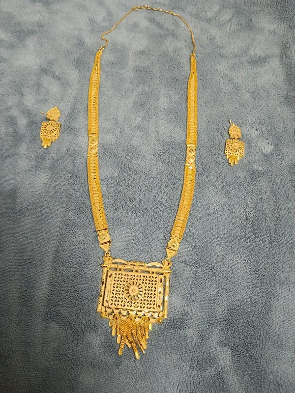 Gold_Brass_Rectangular_Pendant_Openwork_Necklace_And_Earrings_Set_For_Women
