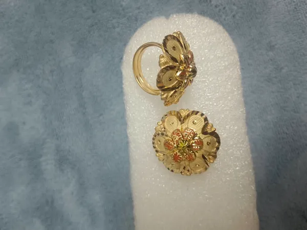Gold_Brass_Floral_Traditional_Stud_Earrings_For_Women