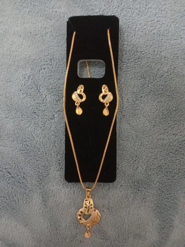 Gold_Tone_Necklace_And_Earrings_Set_for_Women