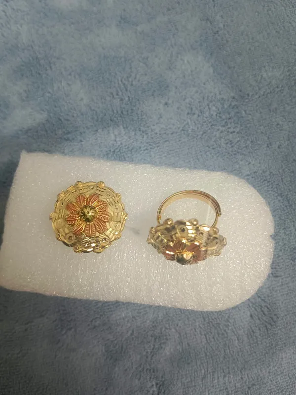 Gold_Brass_Floral_Motif_Statement_Ring_For_Women