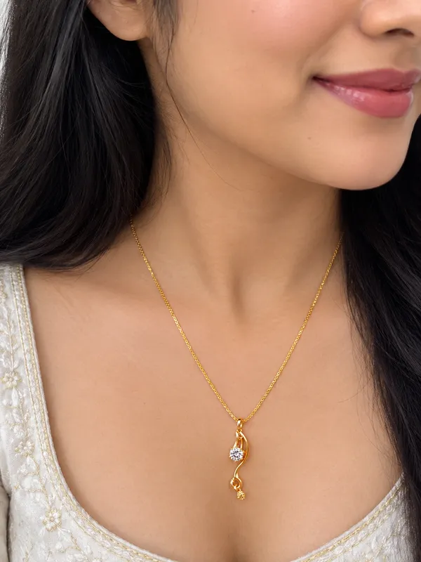 Gold_Tone_Pendant_Necklace_for_Women