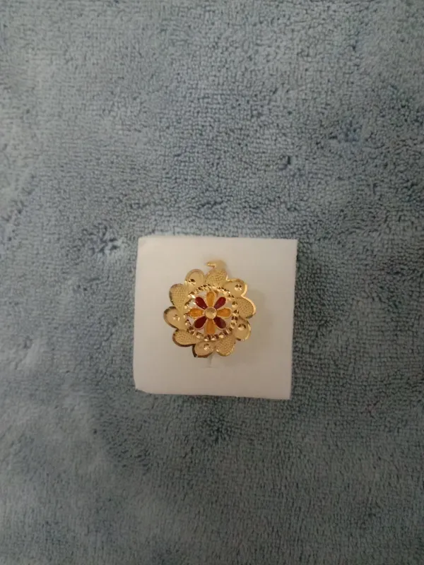 Gold_Tone_Floral_Decorative_Ring_For_Women
