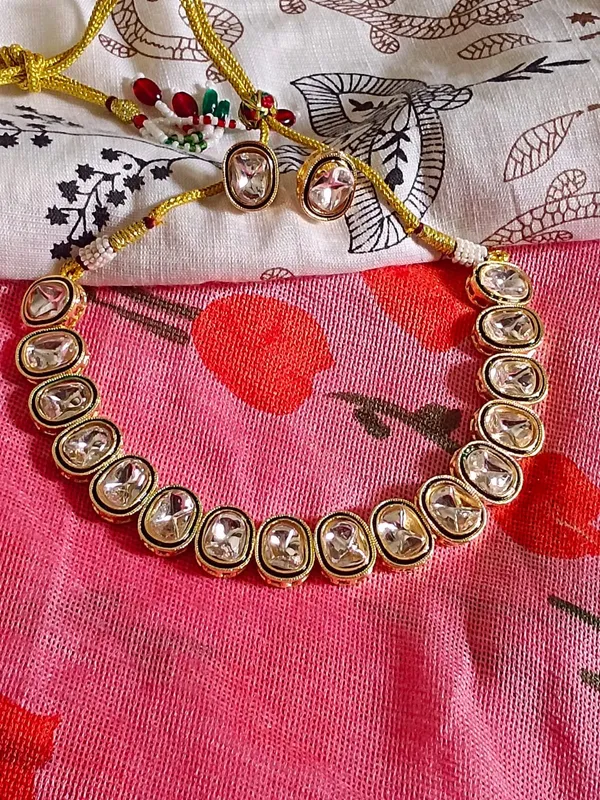 Gold_Brass_Kundan_Necklace_Set_For_Women