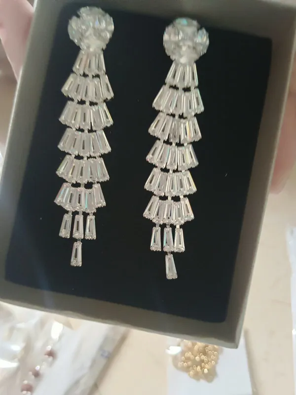 Silver_Tone_Chandelier_Drop_Earrings_for_Women