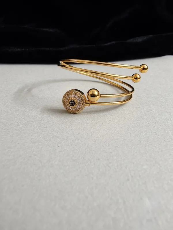 Gold_Copper_Crystal_Embellished_Open_Cuff_Bracelet_For_Women