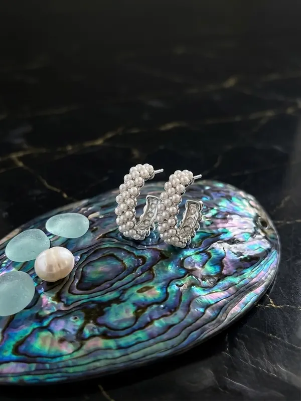 Silver_Alloy_Floral_Design_Earrings_For_Women
