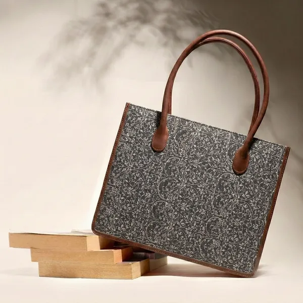 Grey_Printed_Tote_Bag_For_Women