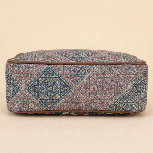 Multicolour_Geometric_Print_Zippered_Travel_Pouch
