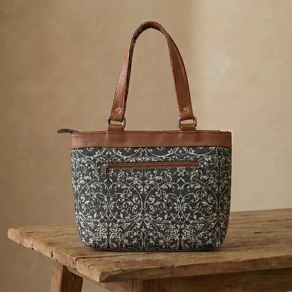 Black_Printed_Tote_Bag_For_Women