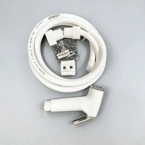 White_Pvc_Handheld_Bidet_Spray_Set_For_Bathroom