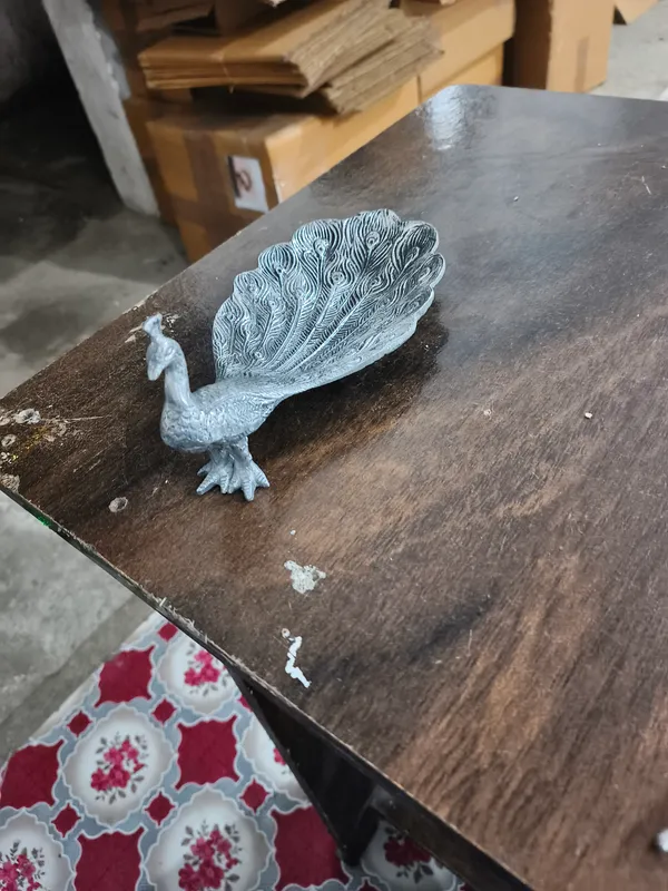 Metal_Decorative_Peacock_Figurine