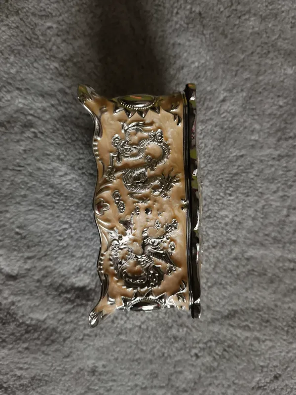 Antique_Finish_Embossed_Dragon_Metal_Cigarette_Case