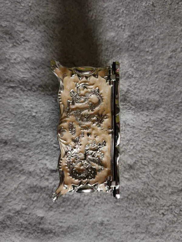 Antique_Finish_Embossed_Dragon_Metal_Cigarette_Case