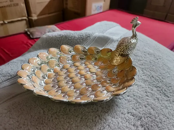 Metal_Peacock_Design_Decorative_Serving_Tray