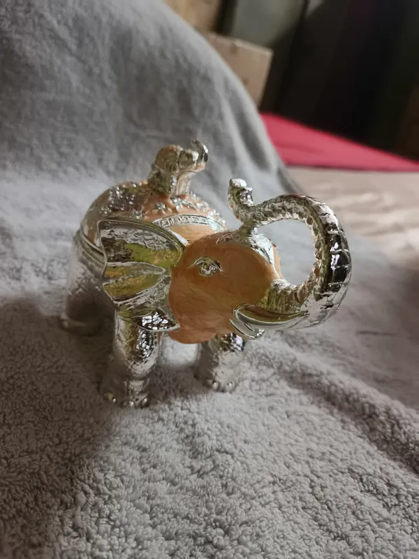 Metallic_Ornamental_Elephant_Showpiece