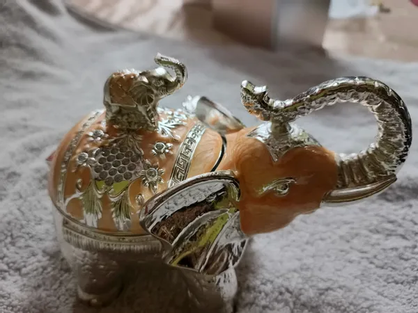 Metallic_Ornamental_Elephant_Showpiece