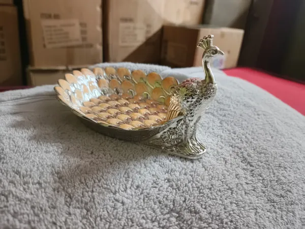 Metal_Peacock_Design_Decorative_Serving_Tray