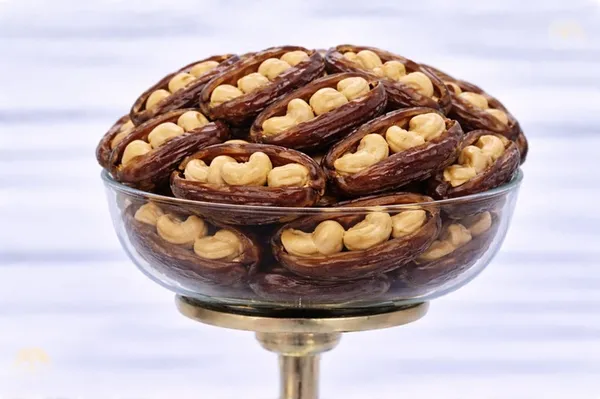 Kaju_Dates