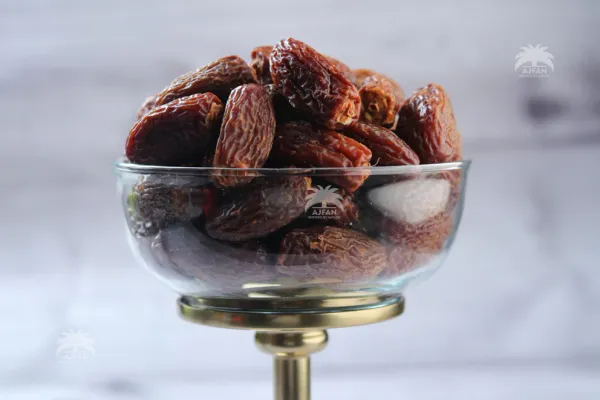 Dry_Dates_Black