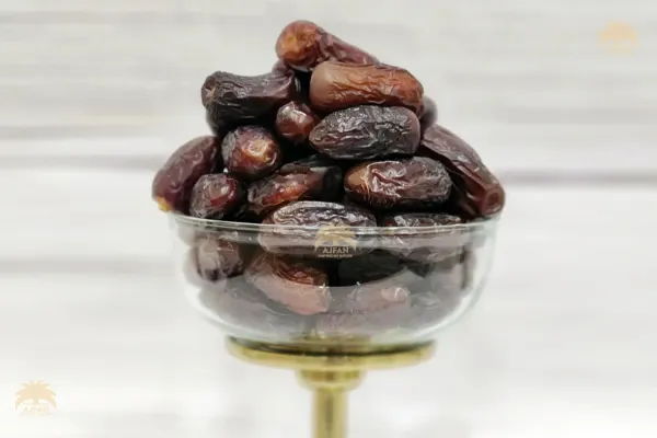 Saffawi_Dates_Large_Saudi_Dates