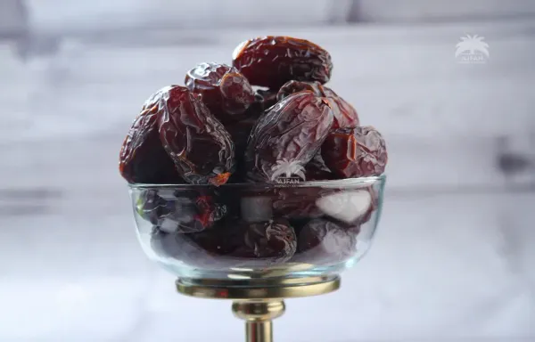 Medjoul_Jordan_Premium_Super_Jumbo_Dates_A_Royal_Delight