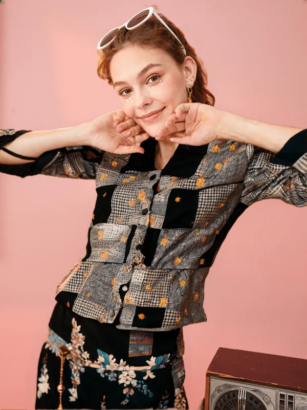 Women_S_Printed_Shirt_Black_White