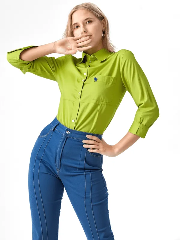 Women_S_Shirt_Parrot_Green