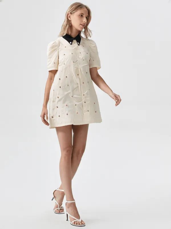 Women_S_Tunic_Of_White