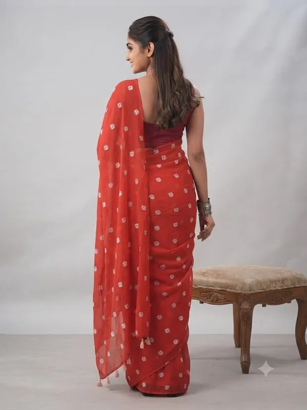 Red_Shiuli_Embroidery_Cotton_Saree