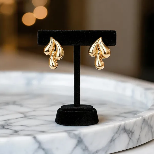 Gold_Flame_Drop_Earrings_Fluid_Elegance_Default_Title