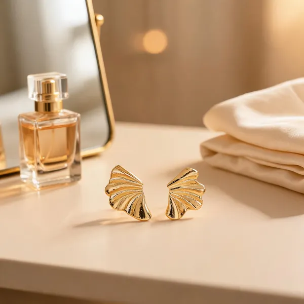 Gold_Shell_Statement_Studd_Earrings_Default_Title