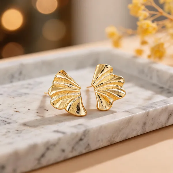 Gold_Shell_Statement_Studd_Earrings_Default_Title