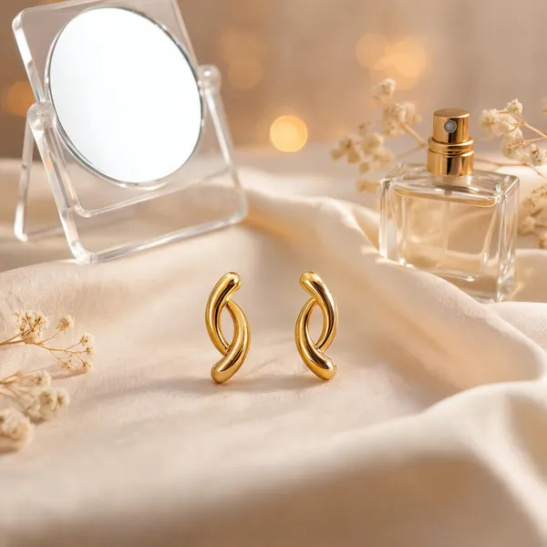 Luna_Twist_Gold_Earrings_Default_Title