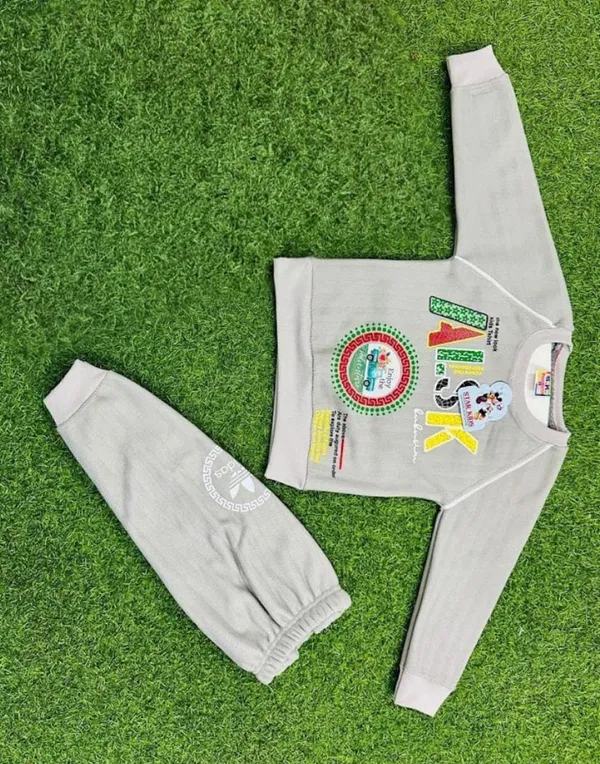 Grey_Cotton_Printed_Sweatshirt_Jogger_Set_For_Kids