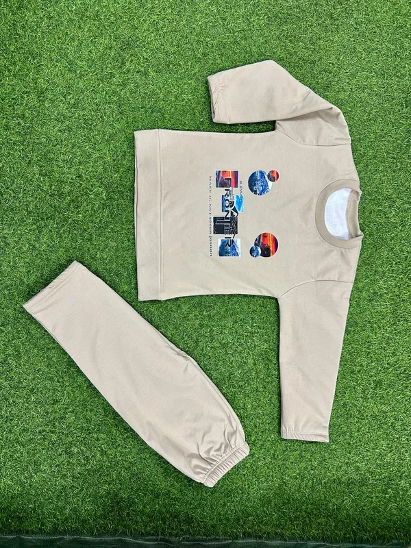 Beige_Cotton_Graphic_Sweatshirt_Jogger_Set_For_Kids