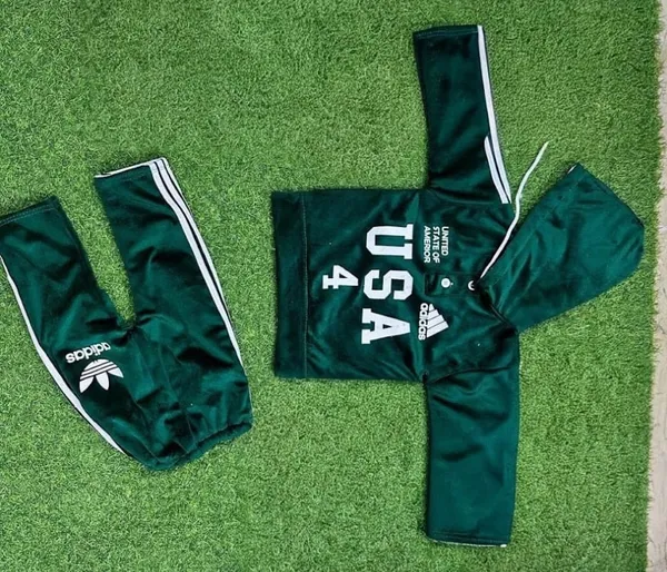 Green_Velvet_Hooded_Cap_Suit_For_Unisex_Kids