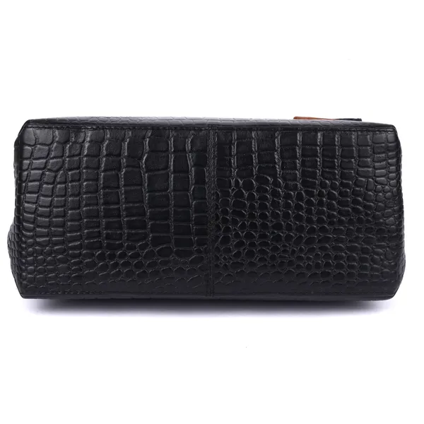 Black_Leather_Structured_Handbag_for_Women