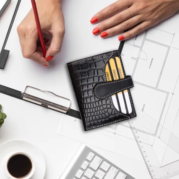 Black-Black_Leather_RFID_Blocking_Wallet_for_Unisex