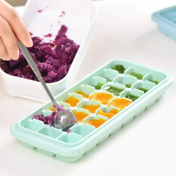 Silicone_Ice_Cube_Tray_With_Lid